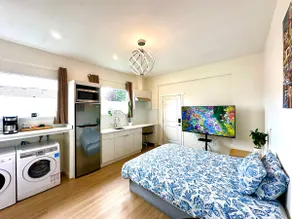 Cozy new renovated studio, full private yard suite, with AC - Image 3