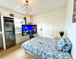 Cozy new renovated studio, full private yard suite, with AC - Image 4