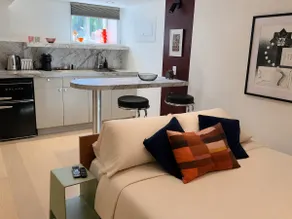 Private Luxury Retreat in Toronto's West End - Image 4