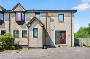 3BR Apartment with Stunning Views and Parking - Image 3