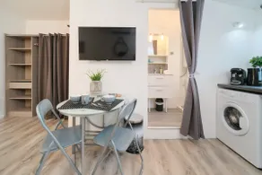 Attic studio, air conditioning, 1 minute from Vienne train station - Image 2