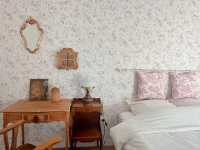 Charming French Vintage Apartment with Balcony, 2 Bedrooms, 1 Min to Metro Line 4, 20 Min to Notre-Dame - Image 3