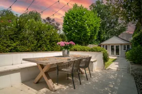Stunning Victorian Home, Heart of Cobham Village - Image 3