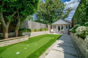 Stunning Victorian Home, Heart of Cobham Village - Image 2