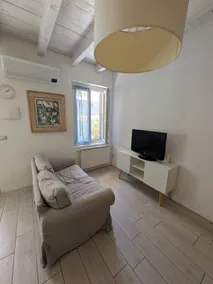 Eleonora House next to the lake and the city - Image 2