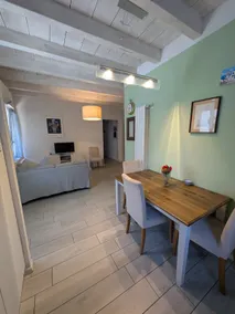 Eleonora House next to the lake and the city - Image 3