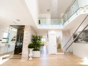 Luxurious 3BR/2.5 Bath Entire Home 3000sq ft - Image 3