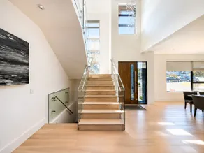 Luxurious 3BR/2.5 Bath Entire Home 3000sq ft - Image 4