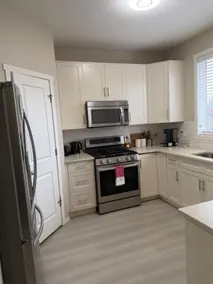 Comfortable Stay Near Calgary Airport and Free Parking - Image 4