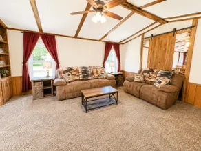 Trailside Cabin/Pet Friendly/Fire Pit/ Fenced Yard - Image 4