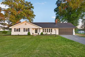 Farmland Retreat, Mins to Sight & Sound, Hottub - Image 3