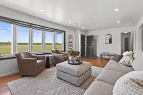 Farmland Retreat, Mins to Sight & Sound, Hottub - Image 2