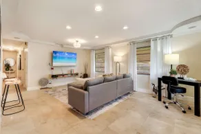 Casa Coral- Cozy Stay with Yard near Miami Stadium - Image 3