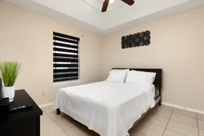 Modern Luxe Retreat - King Suite - Self Check-In - Image 5