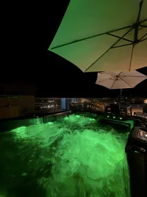 Luxury Panoramic Penthouse | Jacuzzi | Sea View - Image 3