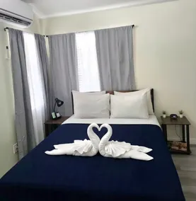 Modern suite with free parking/private entrance - Image 5