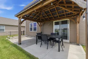 Winton Retreat | Sleeps 9 + Pool Access - Image 3