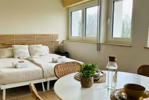 Hillside Retreat: Panorama, Nature & Relaxation - Image 2