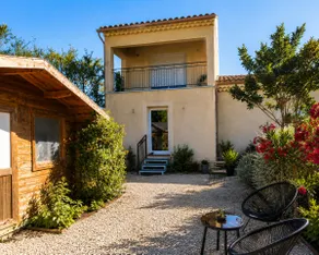 Bright cozy space - Balcony and shared pool - Image 3