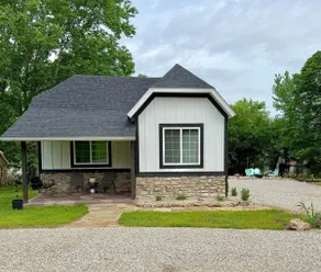 *Hot Tub* 1900 Remodeled Bungalow in Birch Tree - Image 2