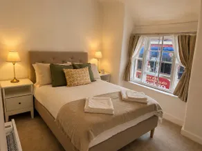 Historic High St Flat with Peaceful Garden Retreat - Image 3