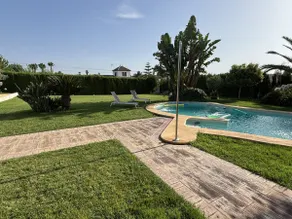 Villa with garden and pool 25 minutes from Seville - Image 3