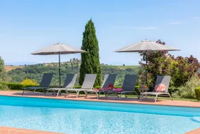 Charming Apartment with Terrace and Pool - Image 5