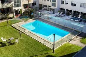 Bondi 2BR Pool Free Parking 10 Min to Beach - Image 4