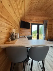 Glamorous glamping pod with stunning views - Image 3