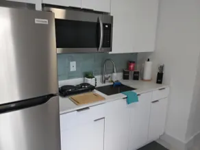 Modern Retreat Suite | Perfect for Couples - Image 3