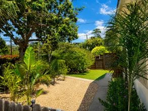 Bike to beach bungalow! - Image 3