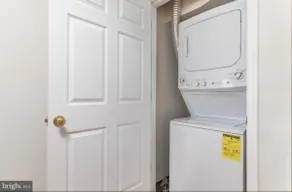 Private Basement Suite with Full Kitchen - Image 5
