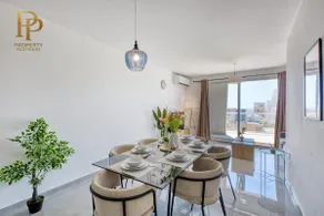Designer 3 Bed 3 Bath Walk to Beaches - Image 2
