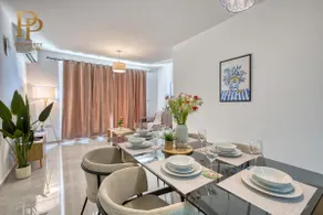 Designer 3 Bed 3 Bath Walk to Beaches - Image 5