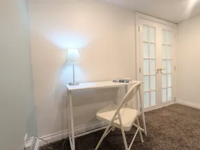 Five minutes from airport! Private bungalow suite - Image 5