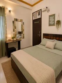 Romantic Couple Retreat • Near Metro Station - Image 3