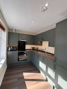 Stunning two bedroom apartment in The New Forest with private courtyard - Image 3