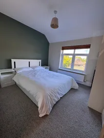 Stunning two bedroom apartment in The New Forest with private courtyard - Image 2