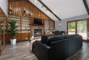Sleeps8! Remodeled w/ Smart TVs , Near KC Stadium - Image 5