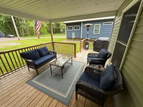 The Porch House at Sylvan Beach - Image 2