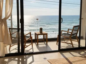 King Bed Luxury Beachfront in Playas w/AC - Image 3