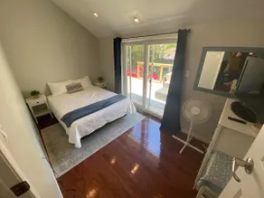 Quiet cozy retreat with walk to the beach - Image 4