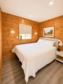 Prince Edward County Lake + Beach Getaway! 8 Rooms - Image 4
