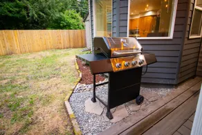 Hoodland Hideout - Walk to Shops, Fireplace, Pets - Image 4