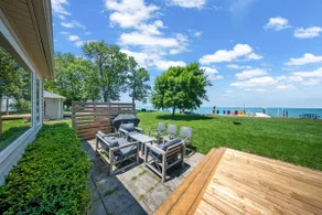 3BR Lakefront Cottage |Deck, Backyard, BBQ & Piano - Image 3