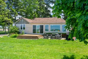 3BR Lakefront Cottage |Deck, Backyard, BBQ & Piano - Image 2
