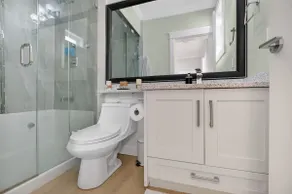 Quiet Private Suite with Charm Close to Highway - Image 5