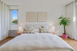 5 minutes from the port - large & beautiful studio - pool & parking - Image 5