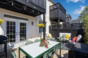 Downtown, Patio, BBQ & 2 FREE Parking - Image 3