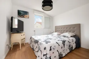 Maison moderne 3 chambres - parking et extérieur - Image 2